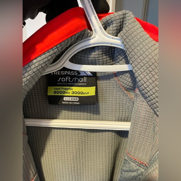 RED TRESSPASS JACKET size XXS - Picture 2 of 2